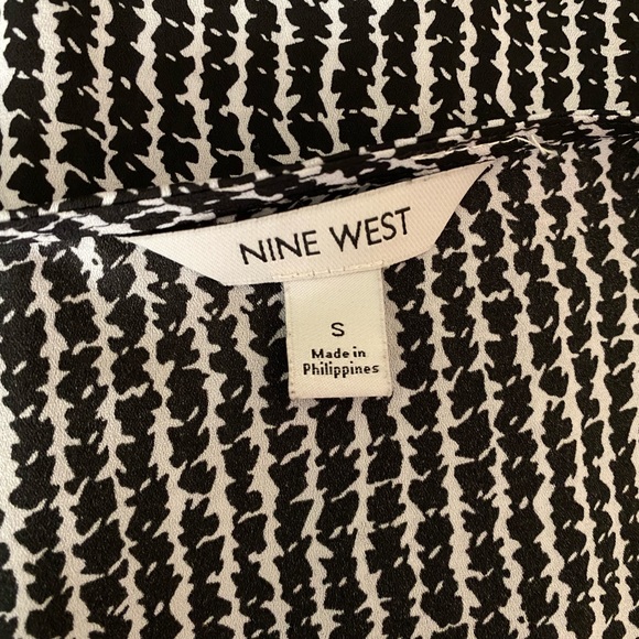 Nine West - Black and White, Houndstooth-ish V-Neck Women’s Tank - Size S - Picture 3 of 6